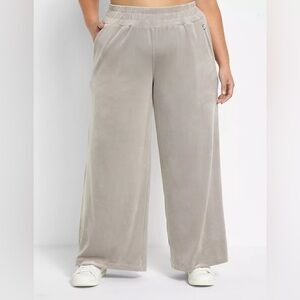 NWT LANE BRYANT LIVI Velour wide legs pants Size 18-20